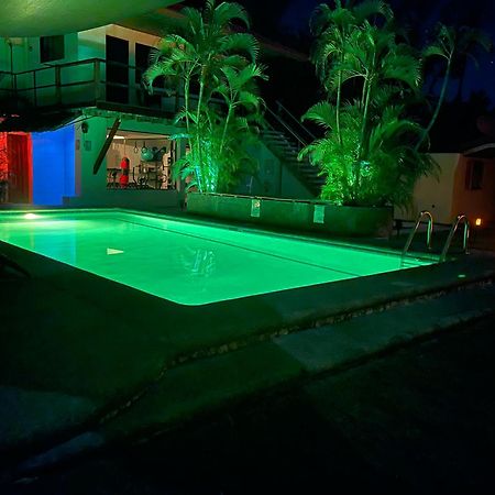 Parrot Resort Moalboal Exterior photo