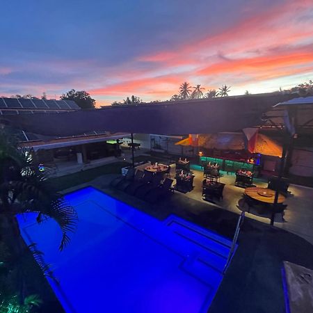 Parrot Resort Moalboal Exterior photo
