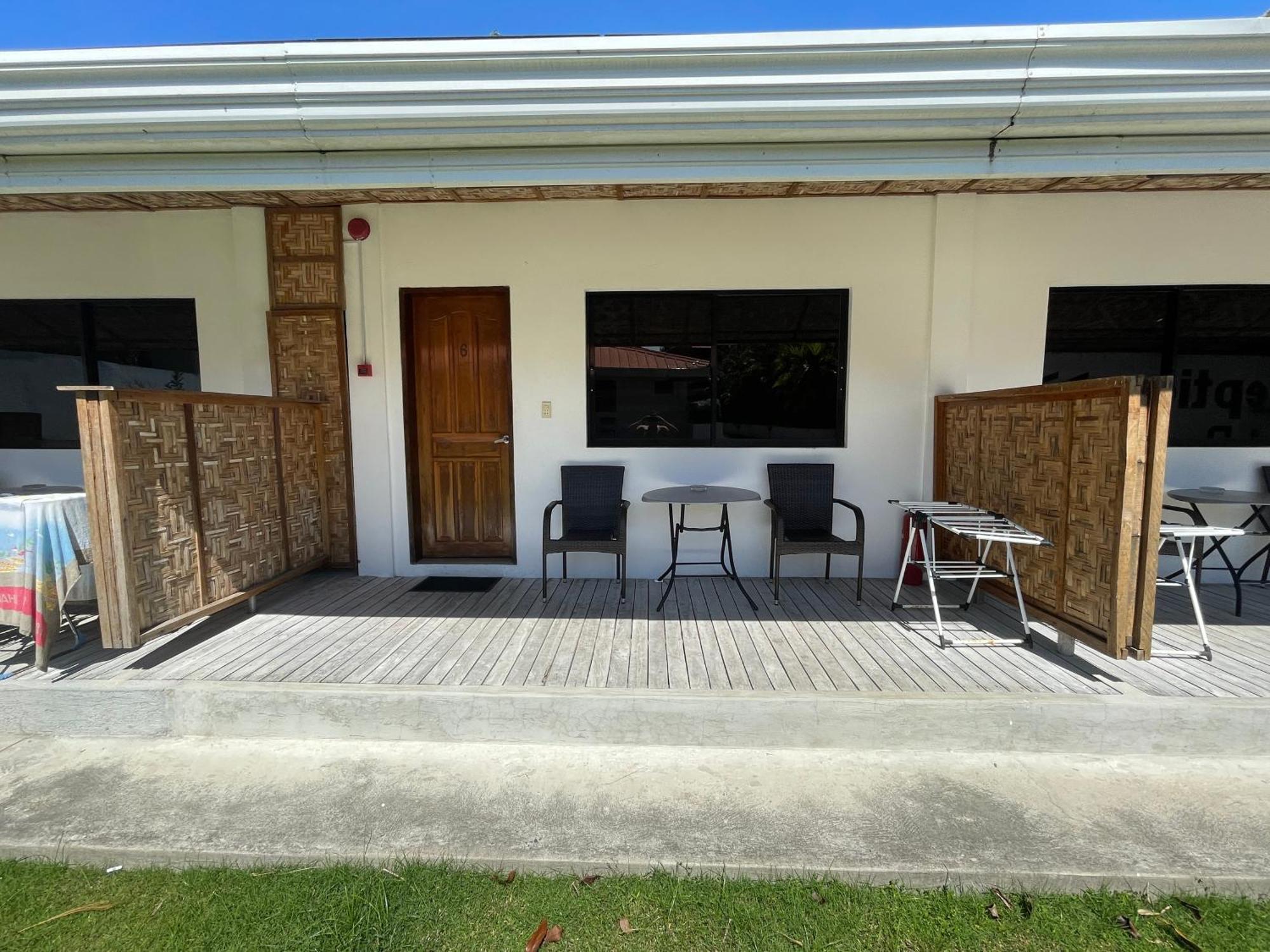 Parrot Resort Moalboal Room photo