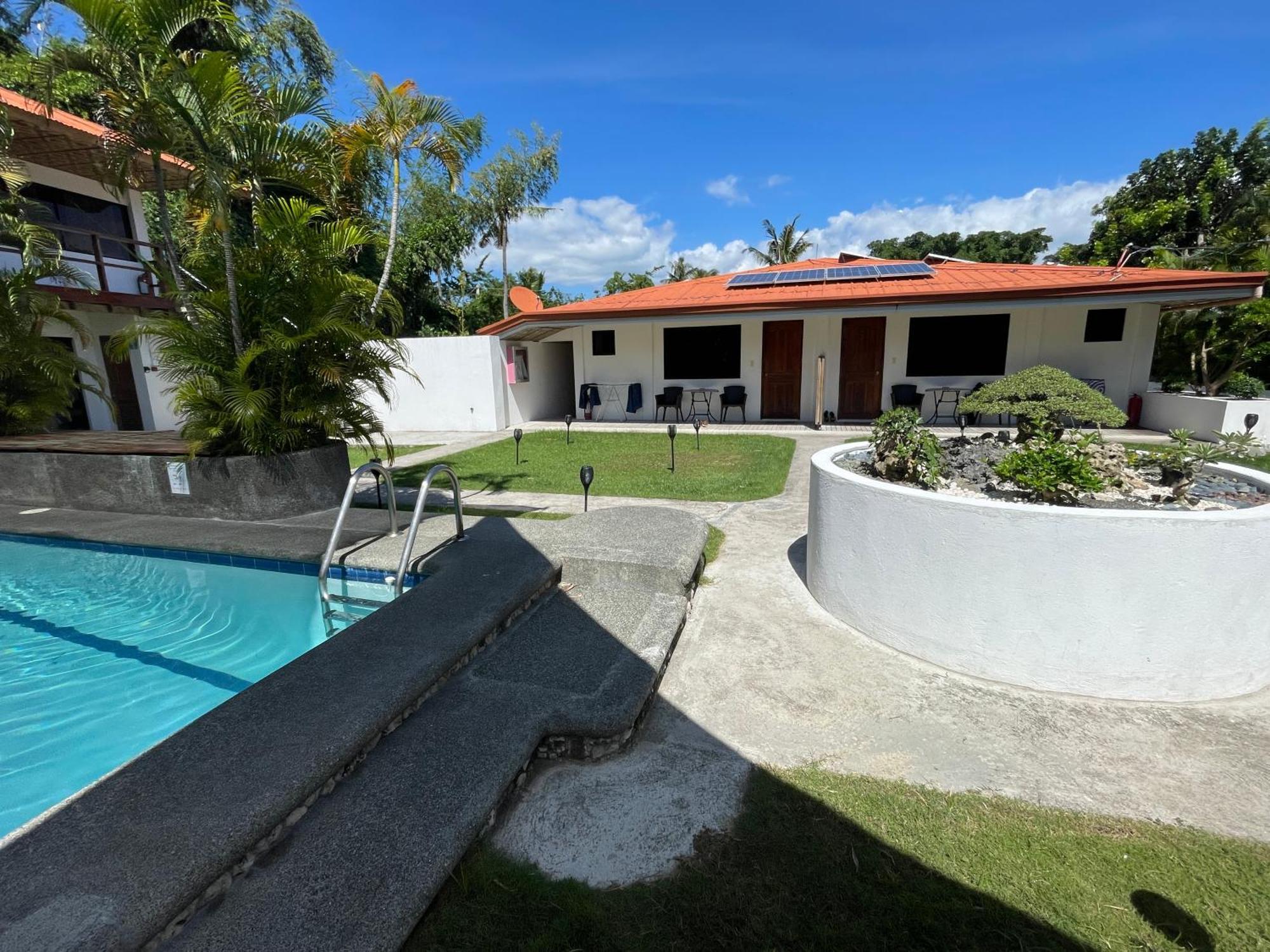 Parrot Resort Moalboal Exterior photo