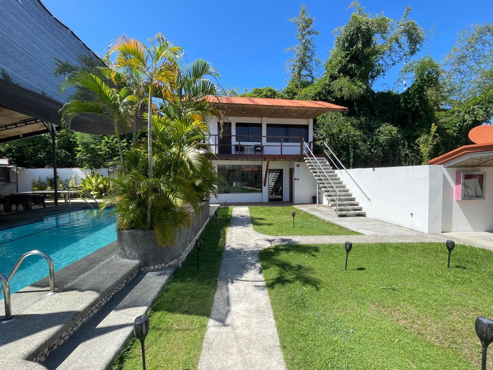 Parrot Resort Moalboal Exterior photo