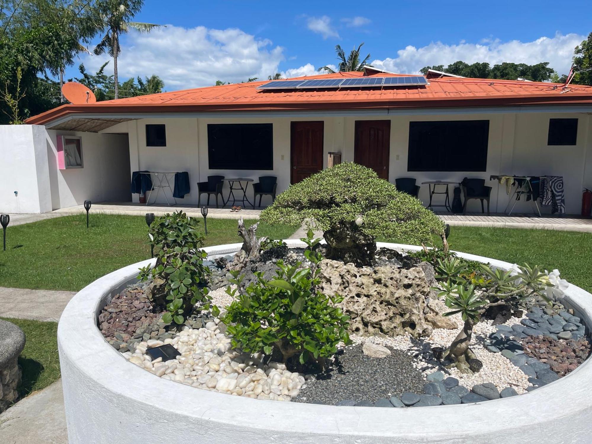 Parrot Resort Moalboal Exterior photo
