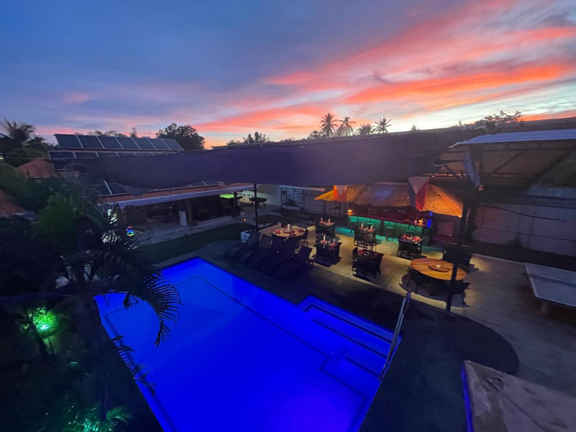 Parrot Resort Moalboal Exterior photo